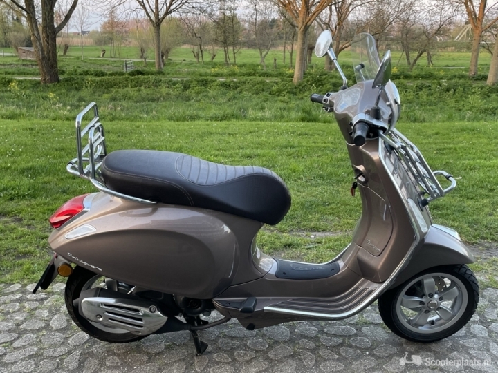 Vespa Touring snorscooter slechts 561km uit 2020